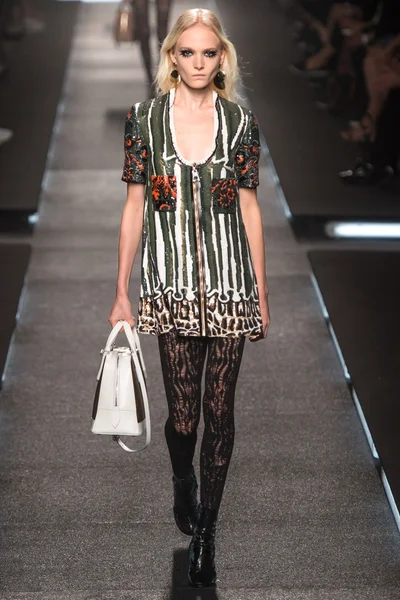 Look 31